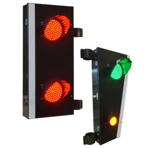 Signalisation lumineuse pour écluse et voie fluviale composée de deux caissons LED, avec feux rouge, vert et orange allumés